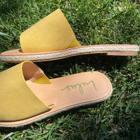 Sandals - Picture 3 of 3